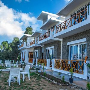 Maatidera Resort Kanatal The Boutique Stay In The Lap Of Himalayas